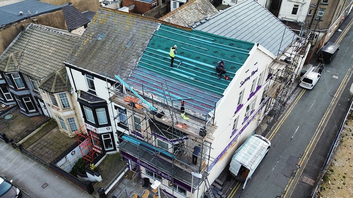 Flat roofs are a popular choice for many people, and for good reason. They offer a sleek and modern look to any building.